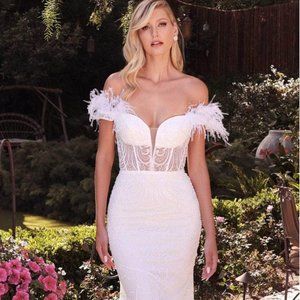 NEW Bridal Ladivine J824W Size 4